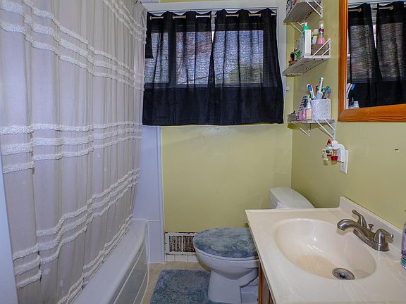 4th image of 1202 Autre Ct