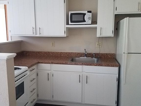 3rd image of 203 E Elm St #1