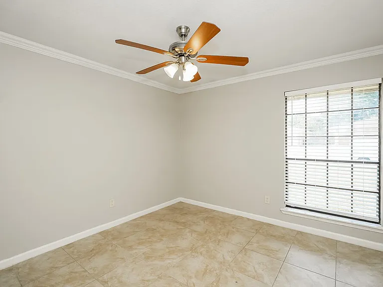 3400 Meadowmoor St — Photo 13