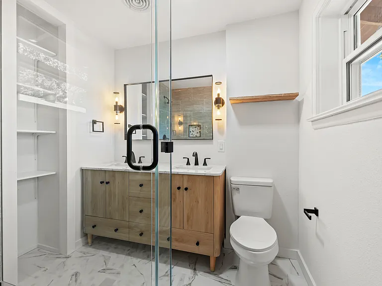 6638 Aintree Cir — Photo 13