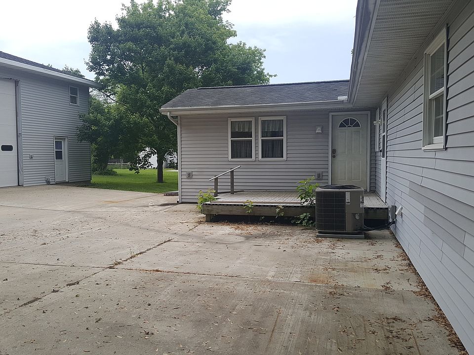 2nd image of 1101 1st Ave