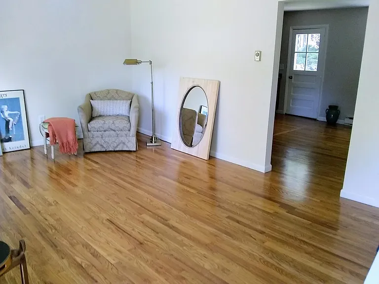 366 New England Ave — Photo 3