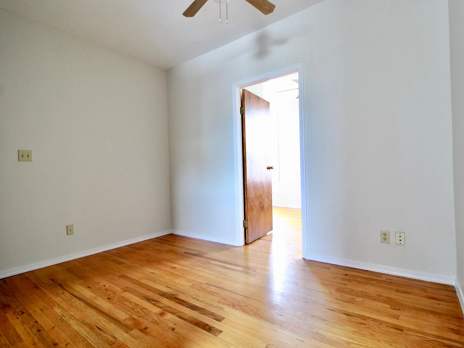 64th Pl, Ridgewood — Photo 3