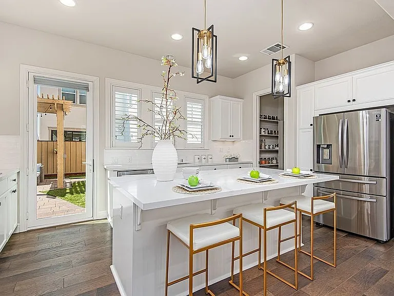 4322 Sunset View Dr — Photo 3
