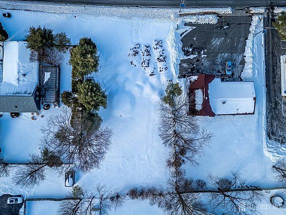 2nd image of 1821 Oak Tree Rd