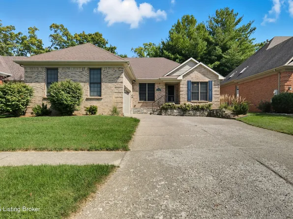 8406 Oxford Woods Ct, Lyndon, KY 40222