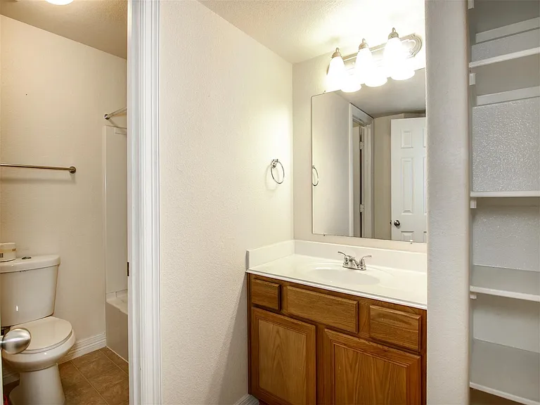 2915 Paige St — Photo 20