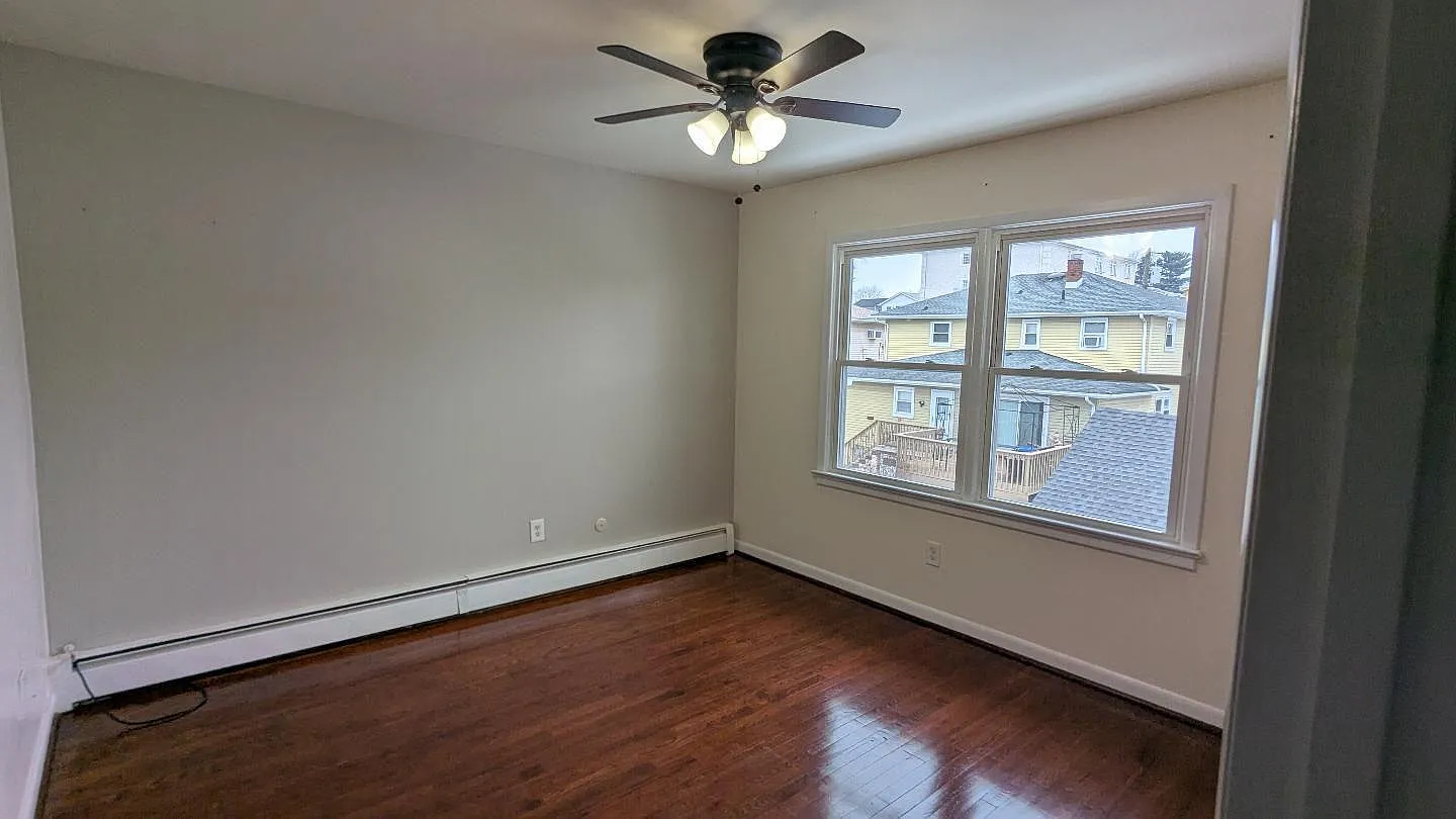 3 bed, 1600 sqft, $3,100 — Photo 4