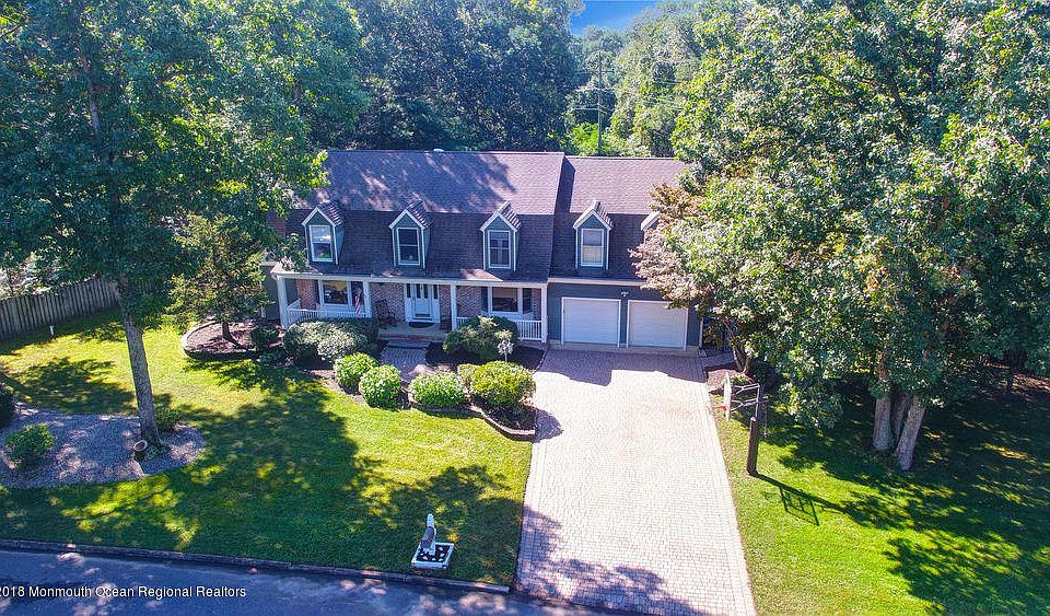 2nd image of 1203 Paddock Pl