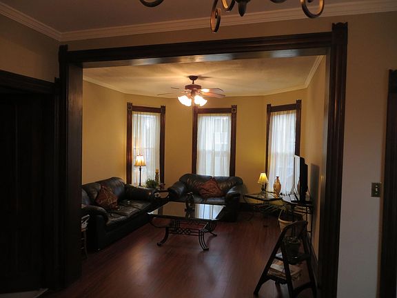 5th image of 806 Vine St
