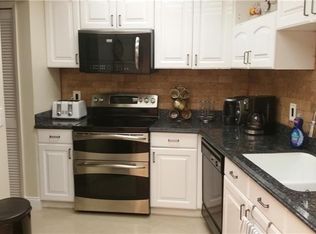 625 Oaks Dr APT 704, Pompano Beach, FL 33069