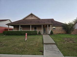 1122 Woodrow Dr, Lewisville, TX 75067