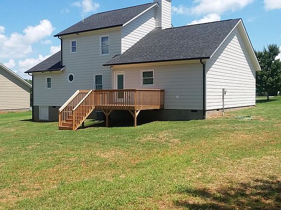 3rd image of 1585 Berkshire Dr