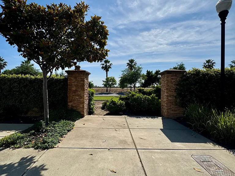 3301 N Park Dr #912 — Photo 26