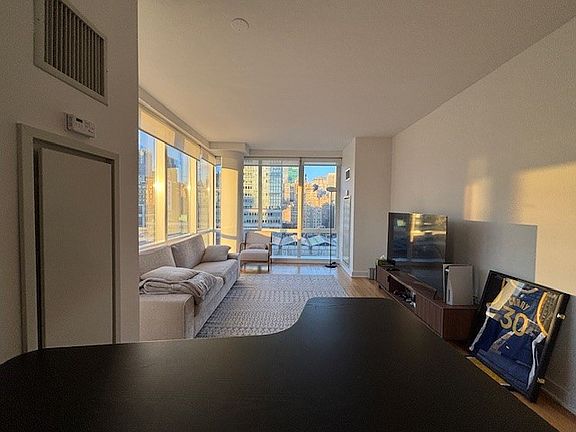 4th image of 885 6th Ave APT 24G