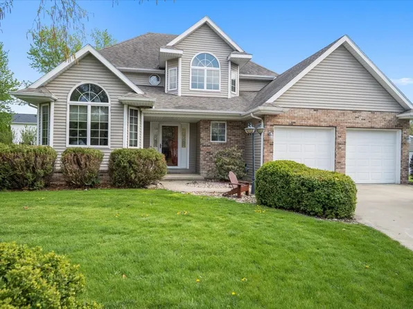 607 Valentine Ct, Hudson, IL 61748