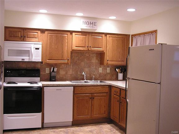 2nd image of 222 Villa Dr