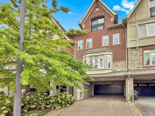 12 Gala Ln, Toronto, ON M8Y 0A9