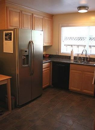 5th image of 1135 Greenbriar Ave