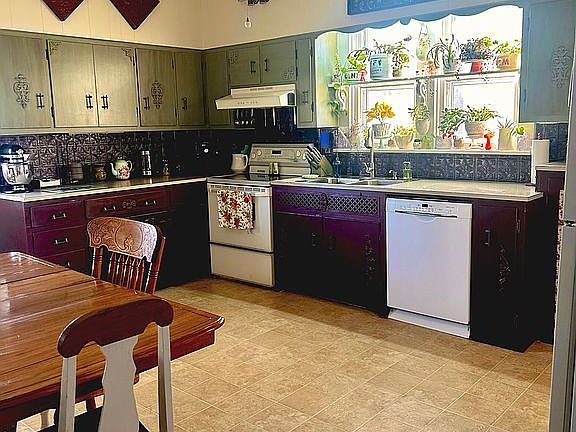 4th image of 707 S Prairie St