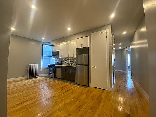 4th image of 651 W 180th St #3G