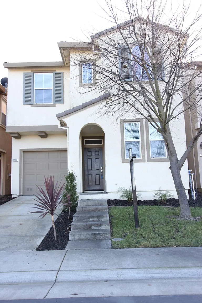 2387 Snowberry Cir photo 1