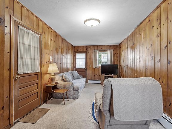 5th image of 18 Massachusetts Drive