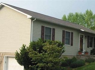 1083 Brookings Dr, Morgantown, WV