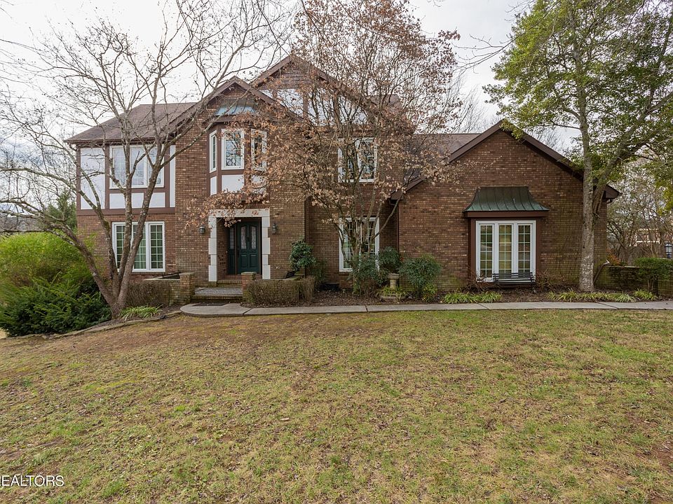 1st image of 405 Loganberry Ln