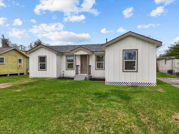 123 Lake Rd, La Marque, TX 77568