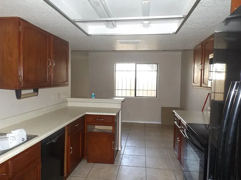 7770 N 20th Ave — Photo 5