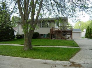 1624 Lark Ln, Waterloo, IA 50701