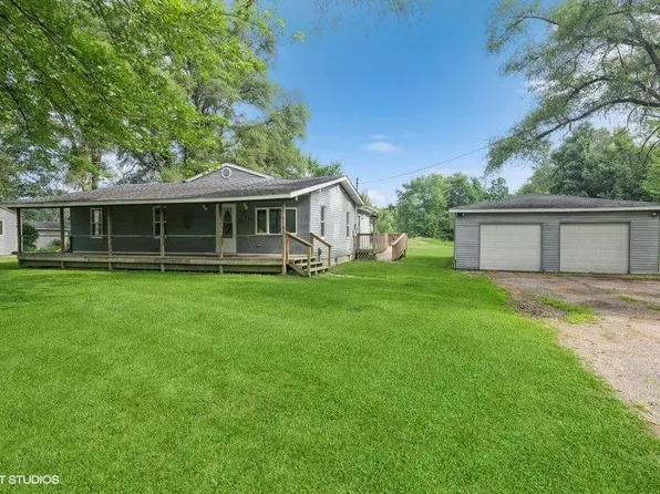 323 E Jackson St, Chesterton, IN 46304