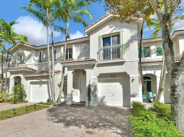 5733 NW 112th Pl, Doral, FL 33178