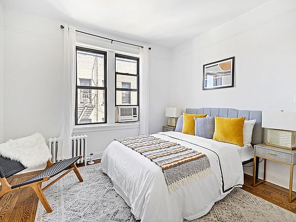 4th image of 99 E 4th St APT 6L