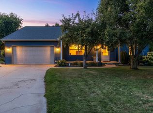 N1747 Hot Springs Ct, Greenville, WI 54942