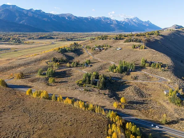 270 N Bar Y Rd, Jackson, WY 83001