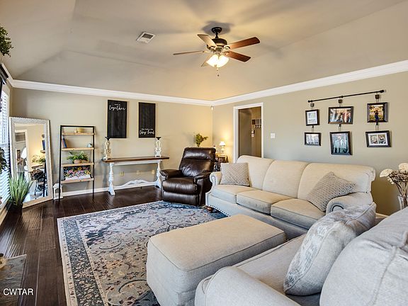 4th image of 19 Chapel Creek Dr