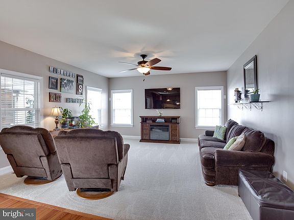 5th image of 46887 Whitemoore Ct