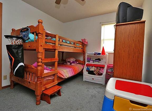 5th image of 222 E Hillside Dr