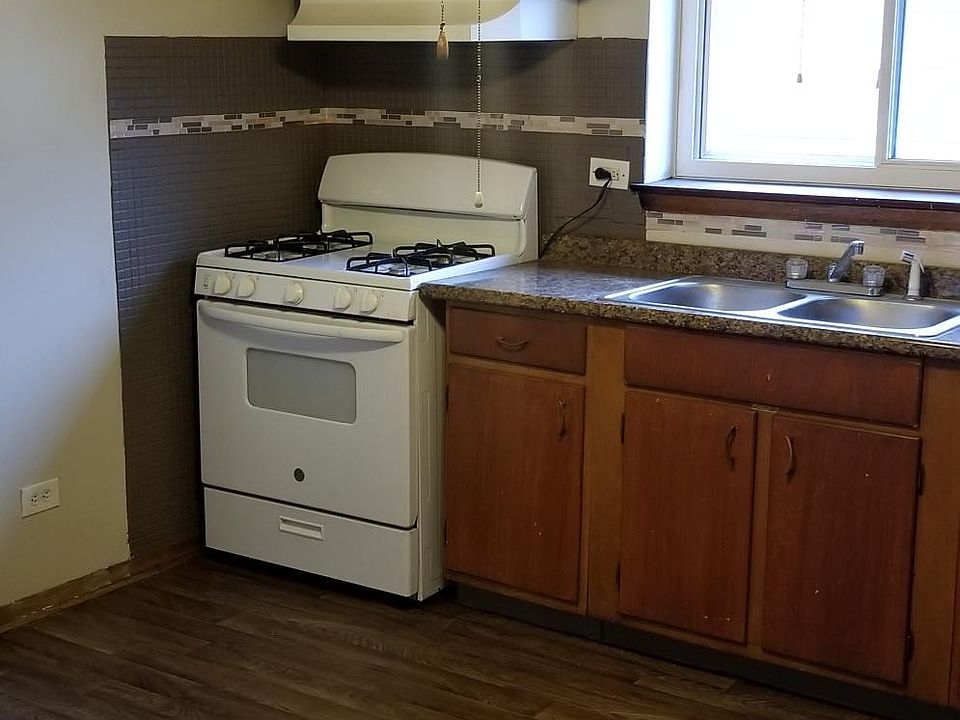 2nd image of 8229 S King Dr APT 2W