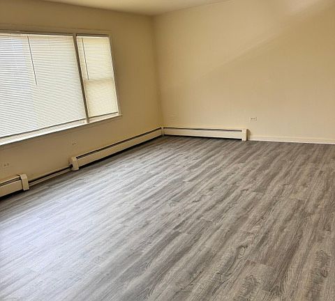 3rd image of 617 N 16th Ave #2N
