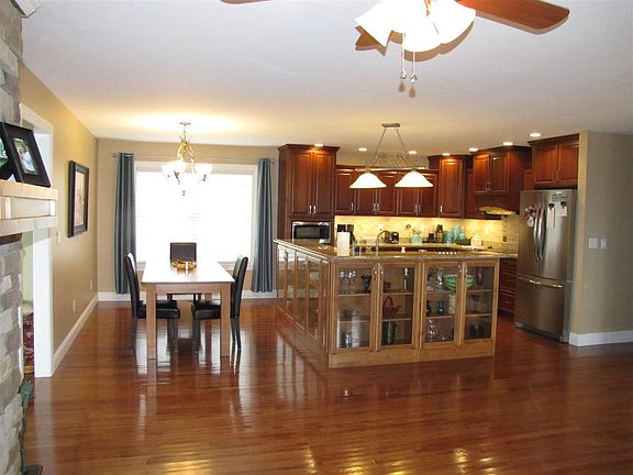 4th image of 5717 Christine Ln