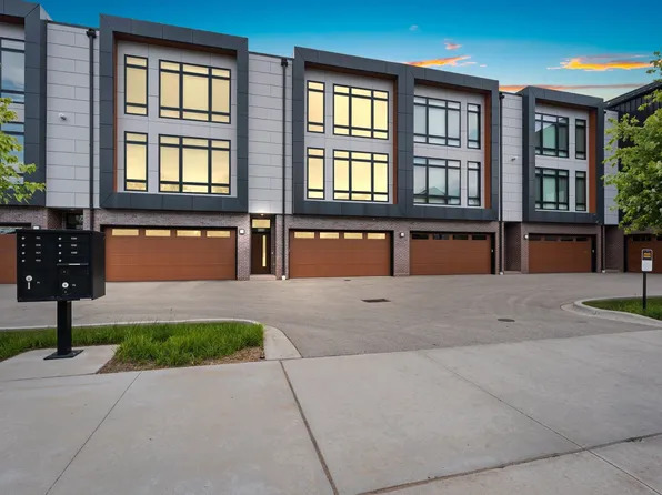 1100 Brookwood Dr, Green Bay, WI 54304