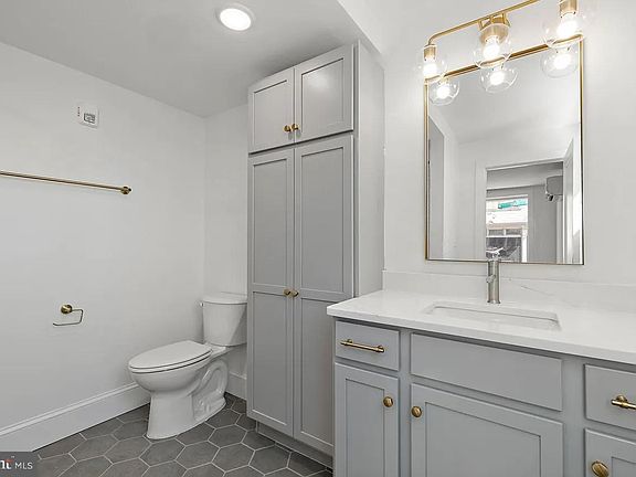 5th image of 15 Girard St #103