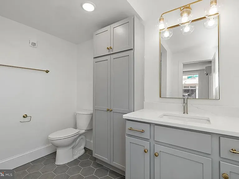 15 W Girard St #103 — Photo 7