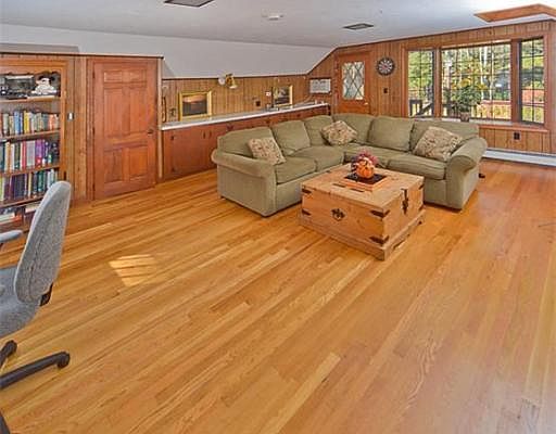 4th image of 826 West St