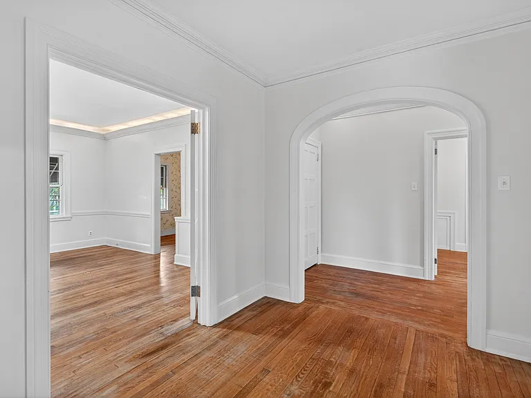 1436 Acadia St — Photo 5