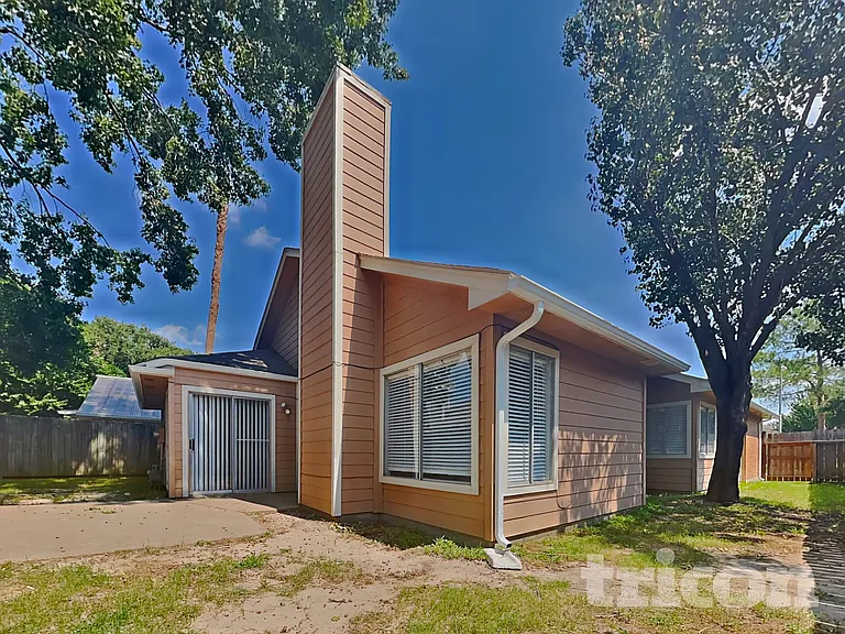 8559 Spring Green Dr — Photo 16