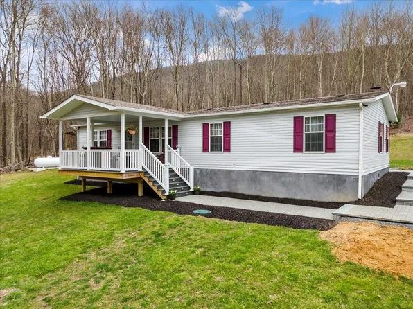 7894 Back Valley Rd, Lindside, WV 24951